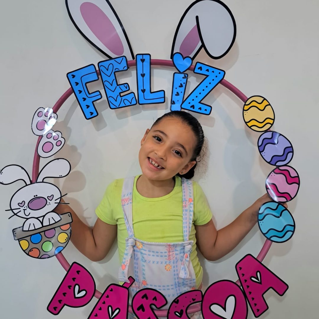 Moldura para fotos - Bambolê Feliz Páscoa